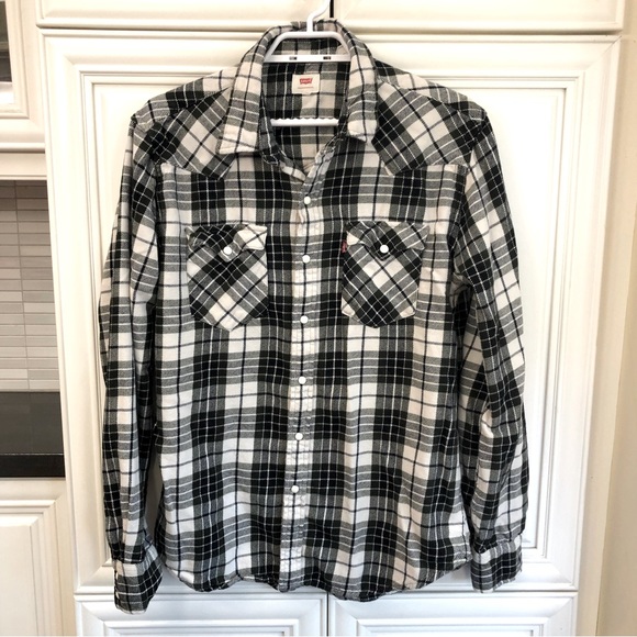Levi’s women’s plaid flannel shirt - Picture 1 of 10